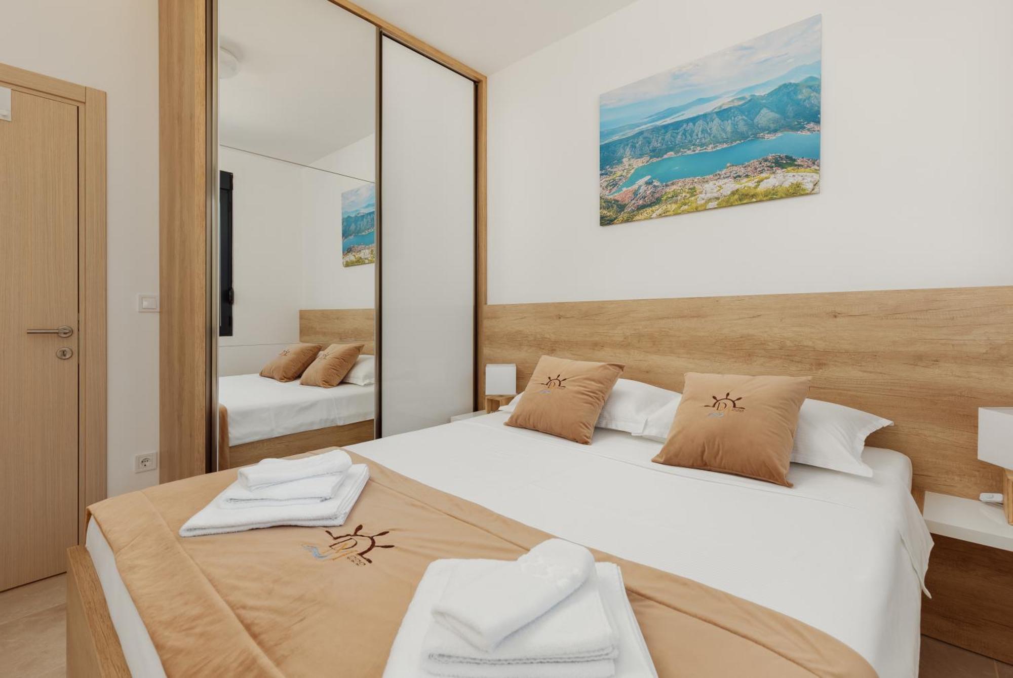 Dm Apartments โกตอร์ ภายนอก รูปภาพ